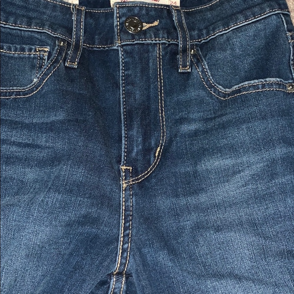 Anthropologie // Levi’s High Rise Skinny Jeans🌛 - Picture 8 of 12